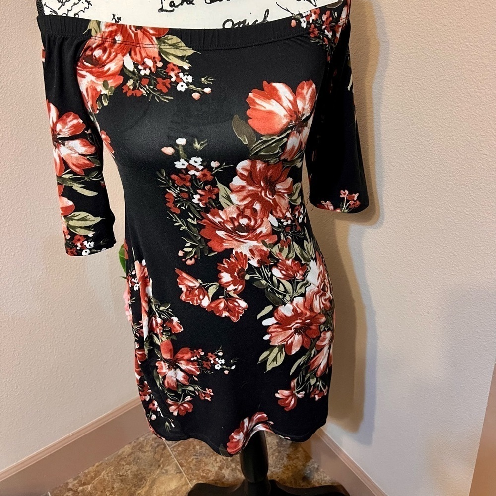 Charlotte Russe | Floral Bodycon Dress size med. 348